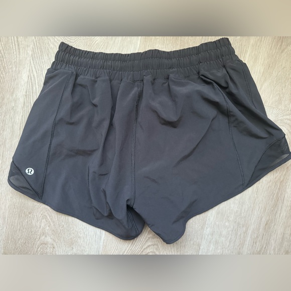 Lululemon Hotty Hot Low-Rise Lined Short 4” Orange Theory OTF - Picture 2 of 4